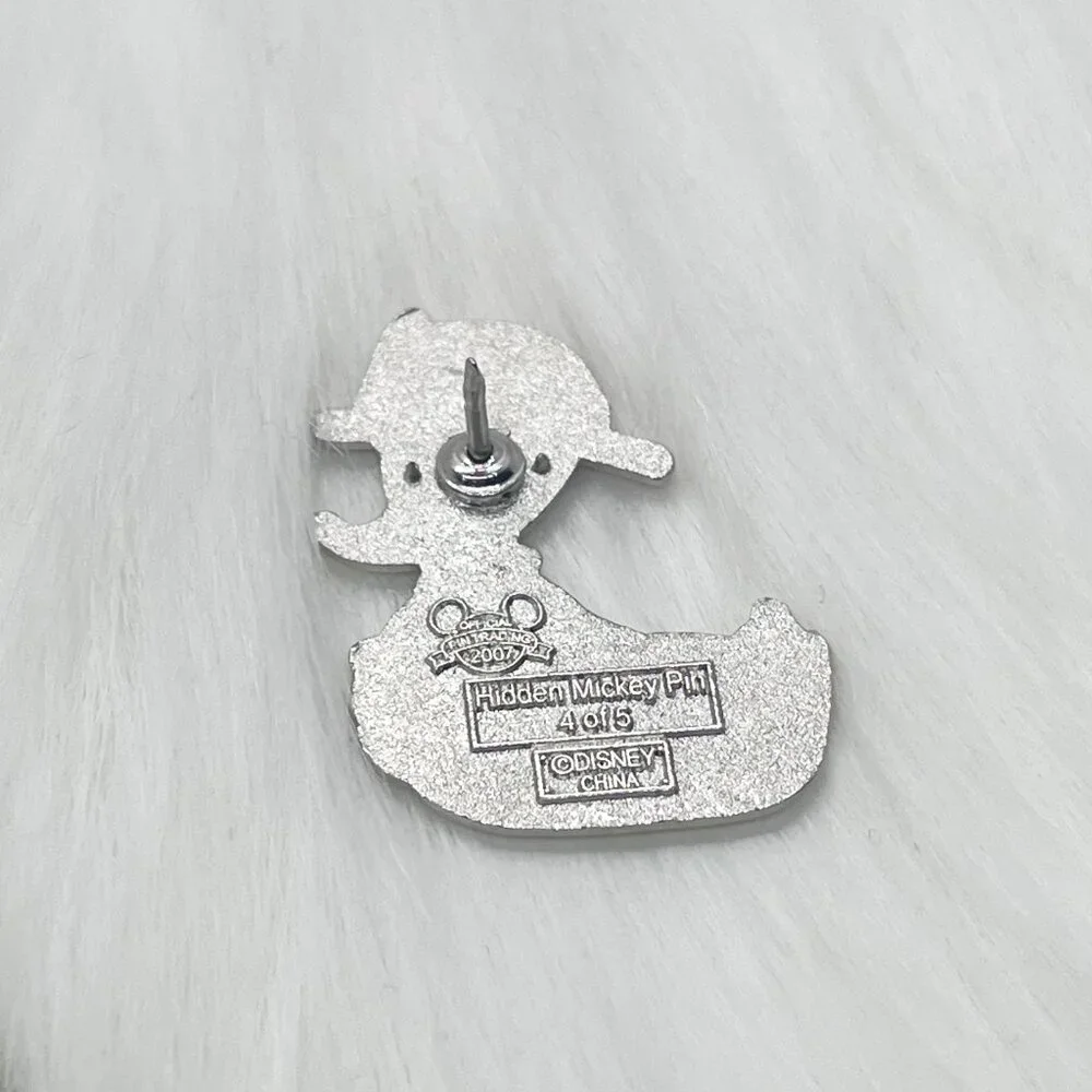 🔮 5/$25 Disney Donald Duck Firefighter Pin - Picture 3 of 3